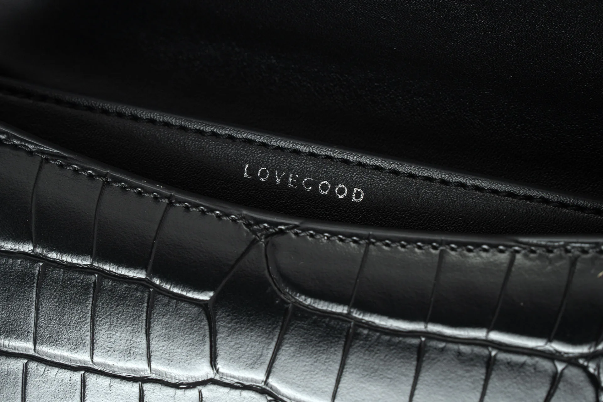 กระเป๋าหนังแท้ LoveGood